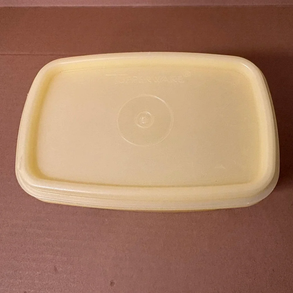 Vintage Yellow‎ Tupperware Food Storage Container with Lid 1234-9